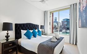 Gorgeous 2 Bedroom - Wynyard Quarter! Free Parking
